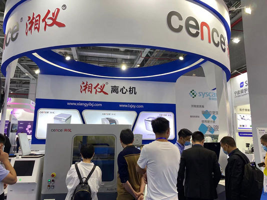 Máy ly tâm lạnh tốc độ cao 25000rpm với RCF 50560xg và dung tích 6x100ml dùng trong phòng thí nghiệm